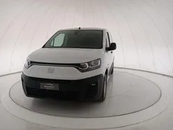 Bianco pastello Usata 2023 Fiat Doblò Monovolume | 20.400 €