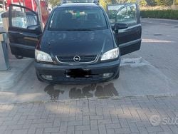 Nero Usata 2003 Opel Zafira Elegance Tre volumi | 1600 € (Buon prezzo)