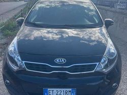 Nero Usata 2014 Kia Rio Tre volumi | 5300 € (Ottimo prezzo)