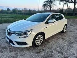 Bianco Usata 2017 Renault Mégane IV Life Tre volumi | 11.950 € (Ottimo prezzo)