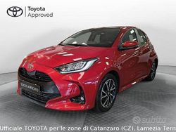 Rosso Usata 2023 Toyota Yaris Trend Tre volumi | 15.500 € (Buon prezzo)