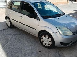 Grigio Usata 2006 Ford Fiesta Due volumi | 1200 € (Ottimo prezzo)