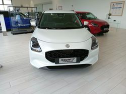 Bianco Nuova 2025 Suzuki Swift Due volumi | 19.500 € (Buon prezzo)