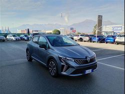 Grigio chiaro Usata 2025 Renault Clio V Techno Tre volumi | 17.500 € (Buon prezzo)