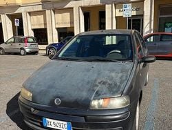 Usata 2001 Fiat Punto Tre volumi | 300 €