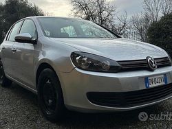 Grigio Usata 2009 VW Golf VI Due volumi | 5500 € (Buon prezzo)