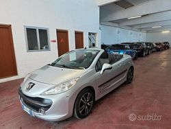 Argento Usata 2007 Peugeot 207 CC Roland Garros Cabrio | 2800 € (Buon prezzo)