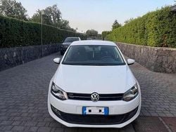 Usata 2013 VW Polo Comfortline Tre volumi | 6850 € (Buon prezzo)