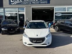 Bianco Usata 2013 Peugeot 208 Due volumi | 6600 € (Buon prezzo)