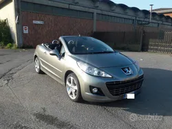 Usata 2011 Peugeot 207 CC Cabrio | 5900 € (Buon prezzo)