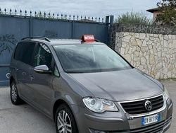 Grigio Usata 2010 VW Touran Highline Monovolume | 5990 € (Buon prezzo)