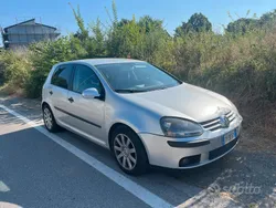 Usata 2006 VW Golf V Tre volumi | 2300 € (Buon prezzo)