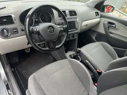 Usata 2016 VW Polo Tre volumi | 8999 € (Buon prezzo)