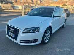 Bianco Usata 2011 Audi A3 Attraction Tre volumi | 6990 € (Buon prezzo)