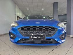 Blu/azzurro Usata 2019 Ford Focus ST-Line Tre volumi | 17.400 € (Cara)