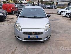 Grigio Usata 2013 Fiat Grande Punto Due volumi | 4390 € (Buon prezzo)