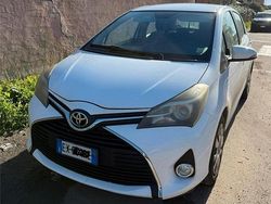 Bianco Usata 2014 Toyota Yaris Due volumi | 5000 €