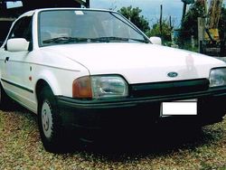 Bianco Usata 1989 Ford Escort Cabriolet Ghia Cabrio | 3000 €