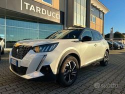 Bianco Usata 2020 Peugeot 2008 GT-line SUV | 16.500 € (Cara)