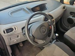 Nero Usata 2008 Renault Modus Monovolume | 2700 € (Buon prezzo)