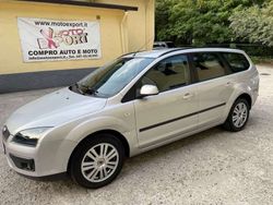 Argento Usata 2005 Ford Focus S Station wagon | 2490 € (Buon prezzo)