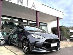 Dark grey met Usata 2021 Toyota Yaris Hybrid Lounge Tre volumi | 16.990 € (Ottimo prezzo)