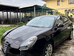 Nero Usata 2015 Alfa Romeo Giulietta Tre volumi | 7400 € (Buon prezzo)