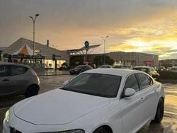 Bianco Usata 2017 Alfa Romeo Giulia Tre volumi | 14.000 € (Ottimo prezzo)