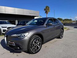 Gray Usata 2017 Alfa Romeo Stelvio Super SUV | 19.999 € (Buon prezzo)