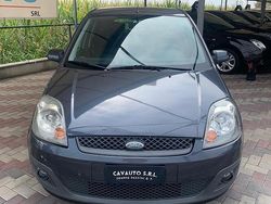 Grigio Usata 2008 Ford Fiesta Ghia Due volumi | 2990 € (Cara)