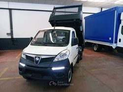 Bianco Nuova 2025 Piaggio Porter | 24.000 € (Molto cara)