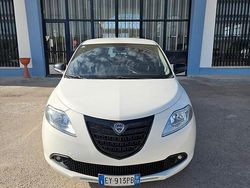 Bianco Usata 2015 Lancia Ypsilon S Due volumi | 6499 € (Cara)