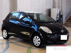 Nero Usata 2010 Toyota Yaris Sol Tre volumi | 4800 € (Buon prezzo)