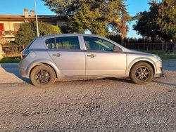 Usata 2007 Opel Astra Tre volumi | 1000 € (Buon prezzo)