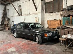 Usata 1991 Mercedes 300 Tre volumi | 4999 €