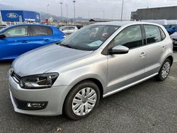 Grigio Usata 2013 VW Polo Comfortline Tre volumi | 6490 € (Buon prezzo)