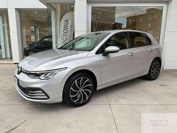 Argento Usata 2022 VW Golf Life Tre volumi | 23.500 € (Buon prezzo)