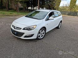 Bianco Usata 2016 Opel Astra Station wagon | 3850 €