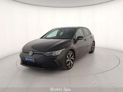 Grigio Usata 2023 VW Golf R-line Tre volumi | 24.300 € (Ottimo prezzo)