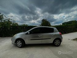 Grigio Usata 2007 Renault Clio II Due volumi | 2000 € (Buon prezzo)