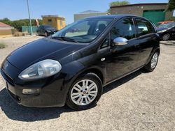 Nero Usata 2015 Fiat Punto Lounge Tre volumi | 5700 € (Buon prezzo)