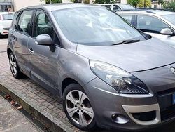 Grigio Usata 2010 Renault Scénic III Luxe Monovolume | 2200 € (Buon prezzo)