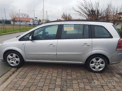 Grigio Usata 2006 Opel Zafira Monovolume | 2000 €