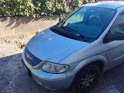 Argento Usata 2003 Chrysler Voyager Monovolume | 1700 € (Ottimo prezzo)