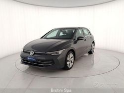 Grigio Usata 2025 VW Golf Style Tre volumi | 29.250 € (Ottimo prezzo)