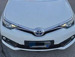 Bianco Usata 2019 Toyota Auris Hybrid Business Edition Station wagon | 10.300 €