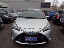 Argento Usata 2018 Toyota Yaris Hybrid Active Tre volumi | 12.500 € (Buon prezzo)