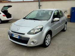 Grigio Usata 2012 Renault Clio IV Dynamique Tre volumi | 5500 € (Buon prezzo)