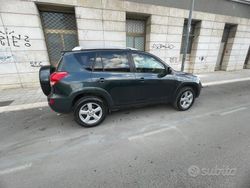 Verde Usata 2007 Toyota RAV4 SUV | 4800 €