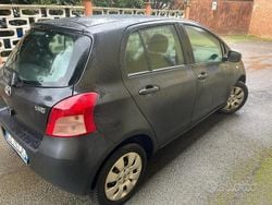 Usata 2007 Toyota Yaris Due volumi | 2200 € (Super prezzo)
